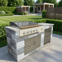 Cuisine extérieure BBQ en pierre culturelle grise résistante aux intempéries avec plan de travail plat, brûleur latéral, tiroir de rangement pour réfrigérateur et comptoir en marbre