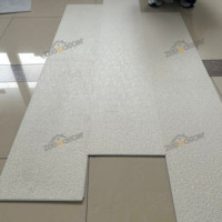 Panneau mural en PVC SPC à jointure sans soudure, résistant aux rayures, imperméable pour les toilettes
