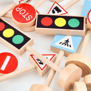 Gioco Educativo in Legno per Bambini con Segnaletica Stradale, Modellini di Auto e Aerei, Gioco Cognitivo sul Traffico - Product Image 5
