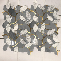 Mosaïque de carreaux en marbre gris poli et laiton, design irrégulier, carrelage mural, décoration intérieure