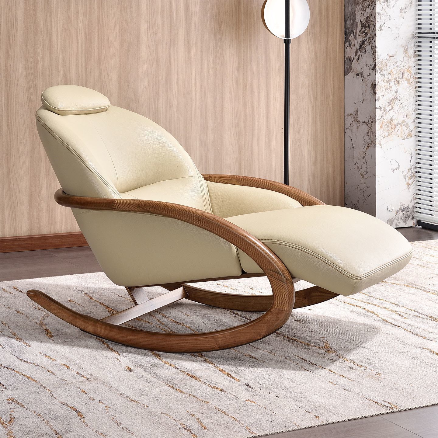 Sillón color hueso [madera de fresno y cuero Nappa]