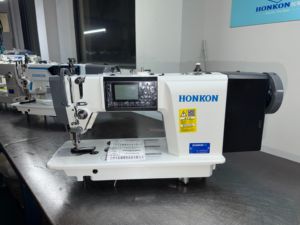 Máquina de Coser Industrial Computarizada de Puntada Recta con Alimentación Compuesta HK-0303X-D4 - Product Image 1