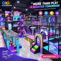 Équipement d'amusement intérieur personnalisé, labyrinthe d'aventure, jeu d'arcade commercial, centre VR clé en main pour centre commercial, grande capacité