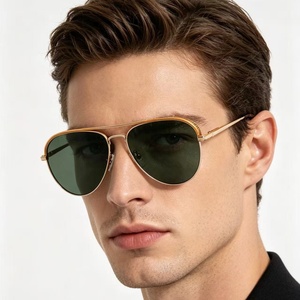 Occhiali da <span class=keywords><strong>Sole</strong></span> di Lusso con Doppio Ponte in Metallo, Classici Occhiali da <span class=keywords><strong>Sole</strong></span> Retrò Stile Pilota, Protezione UV400 per Uomo <span class=keywords><strong>e</strong></span> Donna - Product Image 1