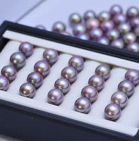 Perle d'eau douce ronde de 11-12 mm, de couleur violet nude, à l'éclat métallique luxueux, presque parfaite, pour pendentif ou bague.