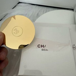 Nouveau modèle classique de miroir de maquillage de voyage double face pour reprise de maquillage, miroir compact rond pliable, idéal comme cadeau - Product Image 3