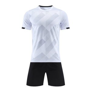 Maillot de football personnalisé 2026 pour enfants et hommes – Version rétro pour fans et joueurs - Product Image 6