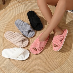Pantuflas de Felpa Personalizadas con Logotipo OLICOM, Nuevas Pantuflas de Algodón Cruzado de Color Sólido Antideslizantes <span class=keywords><strong>para</strong></span> Uso en Exteriores <span class=keywords><strong>para</strong></span> Mujer - Product Image 1