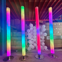 Nouveau produit : Lampes de jardin LED rechargeables pour extérieur et lampadaire avec télécommande, indice de protection IP65, blanc chaud (3500K)
