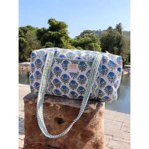Sac de voyage matelassé en coton fait main, léger, durable, intérieur spacieux avec un magnifique motif imprimé en bloc, parfait pour les voyages - Product Image 4