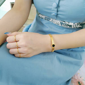 Guangzhou <span class=keywords><strong>Bracelet</strong></span> Romain <span class=keywords><strong>En</strong></span> Acier Inoxydable Bijoux Femme Grossiste De Bijoux Inoxidable <span class=keywords><strong>En</strong></span> Euro <span class=keywords><strong>En</strong></span> Gros Bracelets <span class=keywords><strong>En</strong></span> Acier Chirurgical - Product Image 4