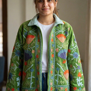Chaqueta Bomber Floral Suzani Hecha a Mano para Mujer, 100% Algodón, Bordado de Terciopelo, Transpirable, Ecológica, Rellena de Seda, Gruesa, Alif - Product Image 1