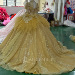 ชุดราตรีสีทอง Xs231 ทรงบอลกาวน์ทันสมัยสำหรับคุณแม่เจ้าสาวหรืองาน Quinceanera ไซส์พลัส ประดับด้วยลูกไม้ปักลาย คริสตัล และลูกปัด พร้อมผ้าจับจีบ - Product Image 4
