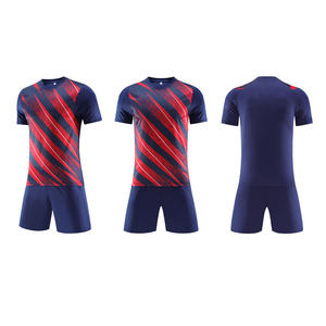 Футбольная форма с сублимационной печатью - Product Image 3