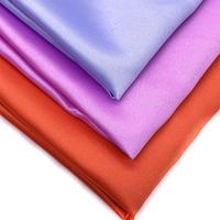 Tissu satiné de mariage en gros d'usine, échantillon gratuit, tissu pour robe de femme, tissu satiné en polyester pour robe de mariée