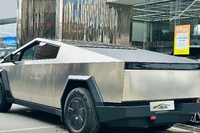 Tesla Cybertruck d'occasion 2026, pick-up 4x4, 5 places, 100% électrique, import parallèle, conduite à gauche, haute technologie, tout-terrain