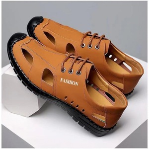2026 Neue Atmungsaktive Herren-Freizeitsandalen Sommer-Hohlschuh aus Leder mit Rutschfesten & Flachen Eigenschaften PU/EVA-Einlegesohle - Product Image 3