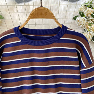 Set Rajutan Fashion Wanita Sweater Kerah Bulat Bergaris Rok Panjang Slim Pinggang Tinggi Kasual Set 2 Potong Wanita - Product Image 4