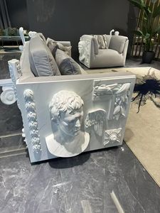 Divano a Tre Posti in Stile Retrò Europeo con Rilievi, per Soggiorno o Villa, Design Creativo con Colonne Romane e Dea Intagliata - Product Image 5