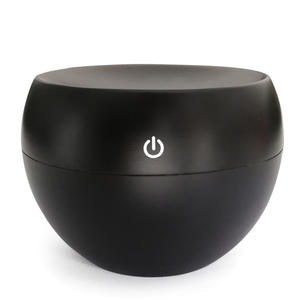 Diffuseur d'arômes USB créatif en bois grainé, mini humidificateur avec lumière à sept couleurs, pour la maison et le bureau, réservoir d'eau inférieur à 0,5 L - Product Image 3