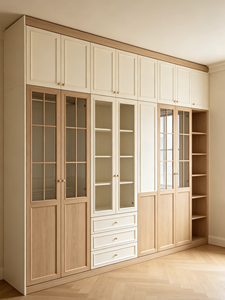 Armoire en bois avec porte en verre, tiroirs et étagères ouvertes pour chambre à coucher - Product Image 2