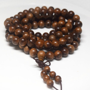 ลูกประคำไม้โรสวูดธรรมชาติทำมือจากเวียดนาม 108 เม็ด ขายส่ง - Product Image 1