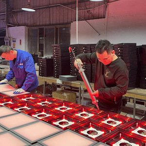 탈출 룸 및 액티브 아레나를위한 대화 형 <span class=keywords><strong>LED</strong></span> 댄스 플로어 타일 30x30cm IP65 | 게임 소프트웨어 제어 기능이있는 픽셀 그리드 게임 - Product Image 6