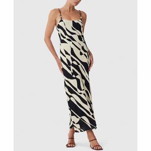 Ventes en gros de robes pour femmes personnalisées OEM ODM de haute qualité, robes décontractées à bretelles imprimées en noir et blanc, robes à blocs de couleur personnalisées - Product Image 4