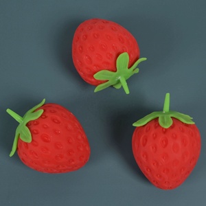 Juguete Antiestrés de Fresa TPR de JO Novelty, con Rebotamiento Lento, para Aliviar el Estrés, para Niños y Niñas de 14 Años - Product Image 2