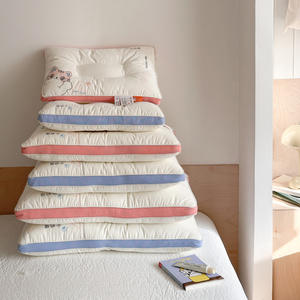 Oreiller de lit <span class=keywords><strong>parent</strong></span>-enfant en coton de classe A pour bébé chat Protection du cou <span class=keywords><strong>Aide</strong></span> au sommeil pour un usage domestique Disponible en tailles d'étudiant adulte - Product Image 3