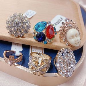 Anillos de Moda al por Mayor 2026, <span class=keywords><strong>Precio</strong></span> Económico, Regalo para Mujer, Chapado en <span class=keywords><strong>Oro</strong></span> de <span class=keywords><strong>18k</strong></span>, Diseño Hueco Punk con Patrón de Flores, Tallas Variadas - Product Image 6