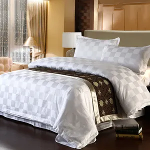 Sıcak satış stilleri gelişmiş lüks otel kare jakarlı otel yatak takımları setleri % 100% pamuklu kumaş