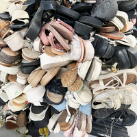 Chaussures de mode d'occasion S14 pour femmes – Qualité supérieure, talons hauts et sandales plates usagées, chaussures de seconde main