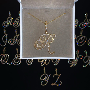 Collana con Ciondolo Iniziale Cursivo 26 Lettere Micro Pavé Zirconia Cubica 5A Gioielli con Nome in Alfabeto - Product Image 1