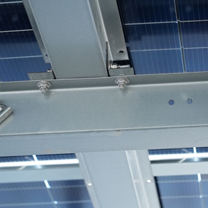Supports de montage modulaires Zn-Al-Mg pour panneaux solaires BIPV, étanches, pour photovoltaïque intégré au bâtiment, sans soudure, installation rapide - Product Image 4