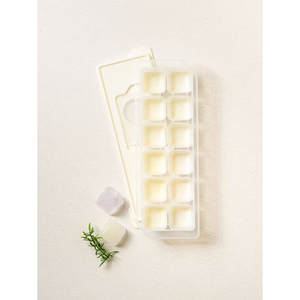 Práctica bandeja de cubitos de hielo de 12 cuadrados - Product Image 1