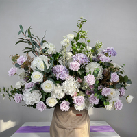 Vente en gros de compositions florales artificielles DKB, rangée de fleurs blanches et violettes de qualité supérieure pour la décoration de mariage