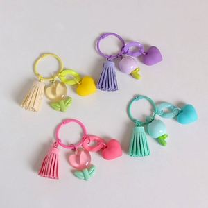 Llavero de Resina con Borla de Tulipán Creativo y Lindo, Colgante de Metal con Forma de Corazón y Donut, Decoración para Bolsos, Regalo para Chicas - Product Image 1
