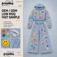 Ensemble décontracté homme en jean délavé avec motif Smiley et détails déchirés, style streetwear, fabrication OEM ODM