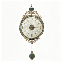 Horloge murale de style antique avec pendule en métal et coquille de nacre et d'ormeau, idéale pour la décoration de villa