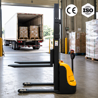 Gerbeur électrique durable de 1,5 à 2 tonnes avec hauteur de levage de 3000 mm, transpalette électrique autopropulsé prêt à être expédié
