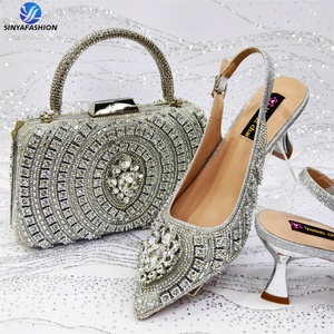 <span class=keywords><strong>Scarpe</strong></span> da Donna Sinya Design Italiano <span class=keywords><strong>con</strong></span> <span class=keywords><strong>Tacco</strong></span> Alto, Decorate <span class=keywords><strong>con</strong></span> Bellissimi Diamanti, Punta Aperta, Suola Piatta e Borsa Abbinata - Product Image 5