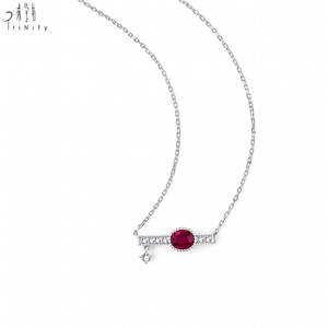 Collier pendentif en or blanc massif 18 carats avec rubis rouge vif naturel et diamants, design exclusif et tendance, pour femme, à porter au quotidien. - Product Image 2