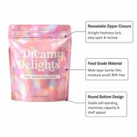 Sacs d'emballage holographiques biodégradables imprimés sur mesure, sacs à fond plat avec fermeture éclair réutilisable et encoche de déchirement pour bonbons, snacks et noix