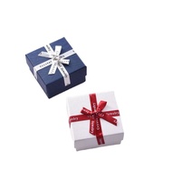 Boîte cadeau rigide haut de gamme 2026, très vendue, pour bijoux femme, avec ruban, nœud, gaufrage, pelliculage UV mat, doublure en éponge, recyclée