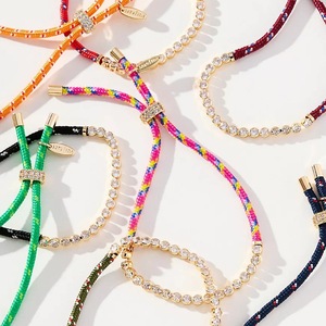 Pulsera Ajustable <span class=keywords><strong>de</strong></span> Oro con Dijes <span class=keywords><strong>de</strong></span> Diamantes y Cuerda Trenzada Colorida, Moderna y <span class=keywords><strong>de</strong></span> Gran Venta, con Certificación CE - Product Image 1