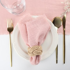 Zachte katoenen mousseline servetten met rafelrand, herbruikbaar, kleurrijk, handgemaakt, voor bruiloft, feest of tafeldecoratie - Product Image 3