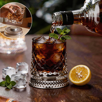 Set Gelas Whiskey Mewah Berputar dengan Cetakan Bola Es, Gelas Bourbon Berputar Potongan Berlian untuk Perlengkapan Bar, Hadiah Grosir