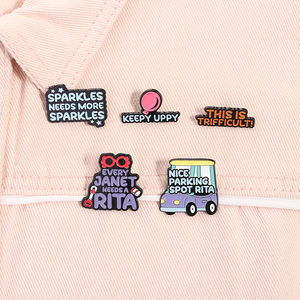 Sparkles Needs More Sparkles Esmalte Pins Every Janet Needs a Rita Broche Mochila Solapa Insignia Citas Joyería Regalo para amigos - Product Image 4