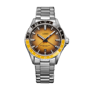 Reloj de Lujo para Hombre de 40MM GMT con Esfera Blanca Texturizada Sunburst, con Movimiento SW330-2, Resistente al Agua hasta 200M con BGW9 - Product Image 1